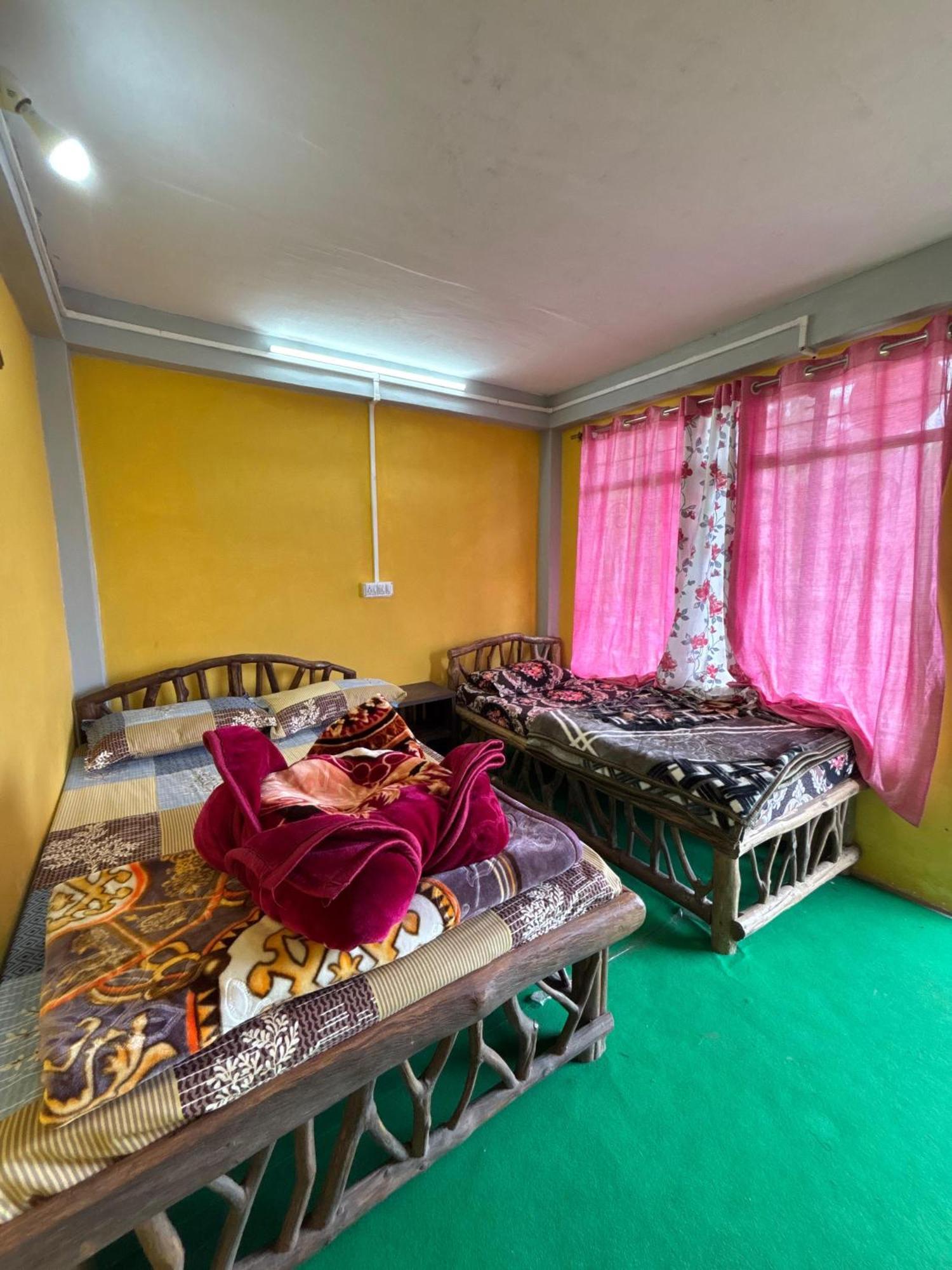 דרג'ילינג Hosanna Homestay מראה חיצוני תמונה